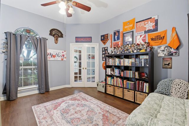 10019 Red Mesa Drive, Houston, TX 77095