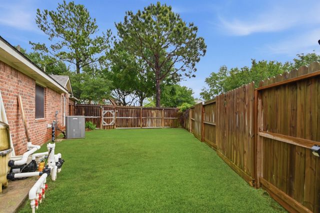 10019 Red Mesa Drive, Houston, TX 77095