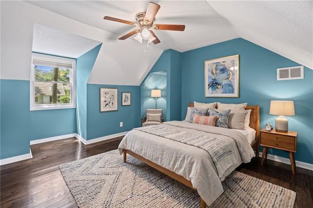 7309 Canterbury Street, Prairie Village, KS 66208
