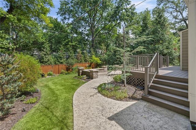 7309 Canterbury Street, Prairie Village, KS 66208
