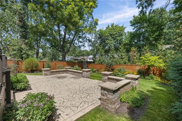 7309 Canterbury Street, Prairie Village, KS 66208