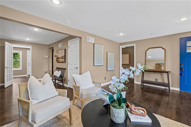 7309 Canterbury Street, Prairie Village, KS 66208