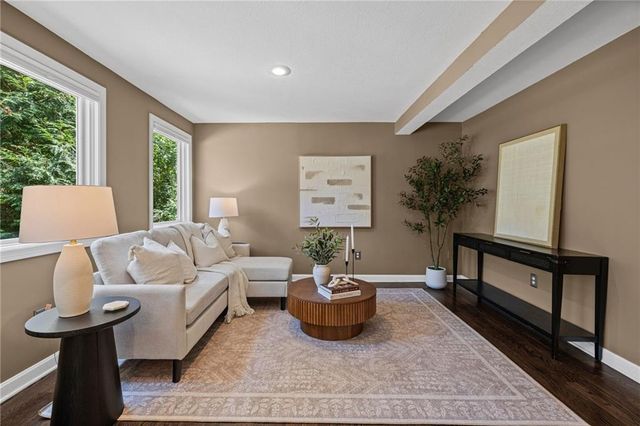 7309 Canterbury Street, Prairie Village, KS 66208