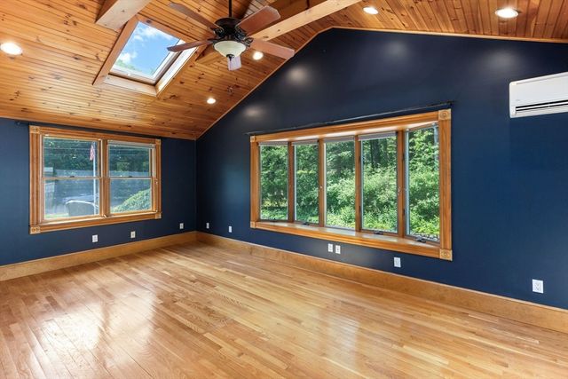 10 Kingsley Rd, Easton, MA 02356