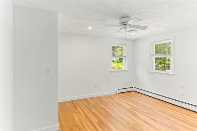 10 Kingsley Rd, Easton, MA 02356