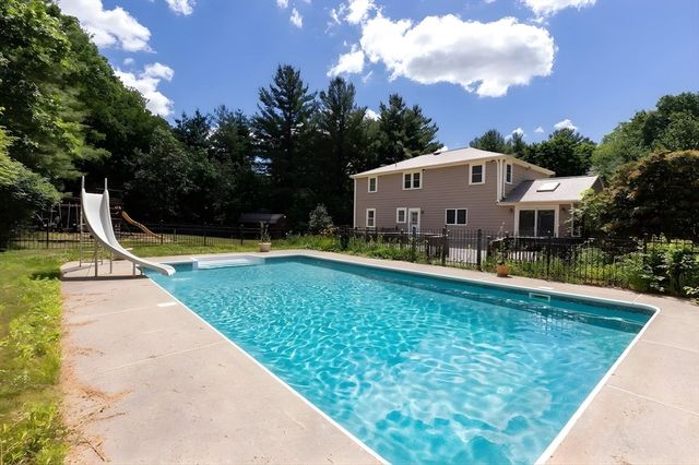 10 Kingsley Rd, Easton, MA 02356