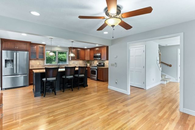 10 Kingsley Rd, Easton, MA 02356