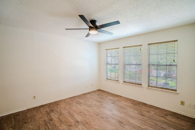 517 Cutty TRL B, Lakeway, TX 78734