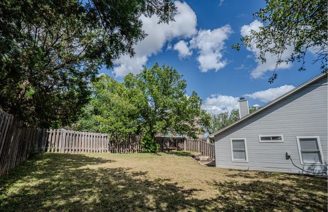 517 Cutty TRL B, Lakeway, TX 78734
