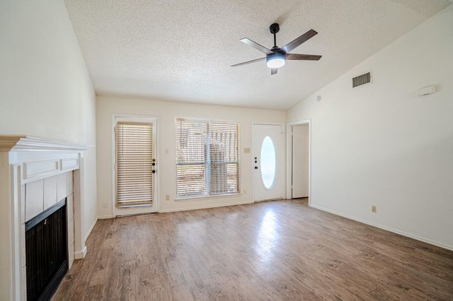 517 Cutty TRL B, Lakeway, TX 78734