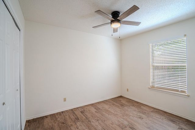 517 Cutty TRL B, Lakeway, TX 78734
