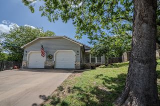 517 Cutty TRL B, Lakeway, TX 78734