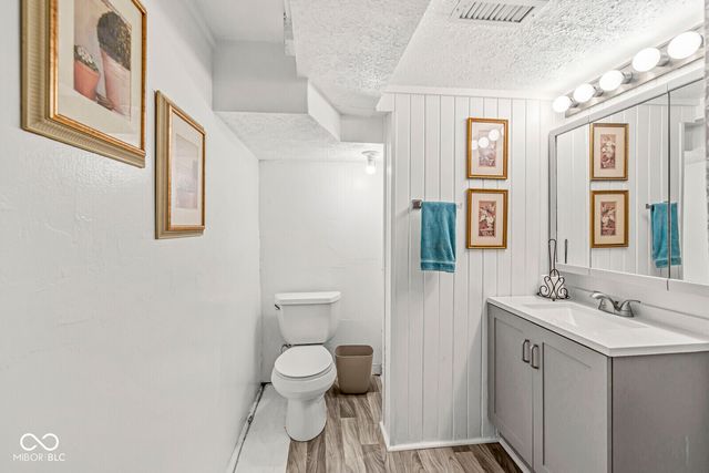 6051 Carrollton Avenue, Indianapolis, IN 46220