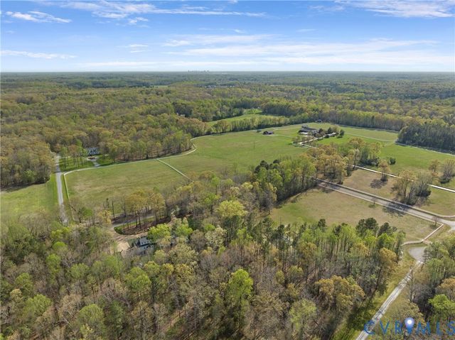 8000 Toms Dr, Mechanicsville, VA 23116