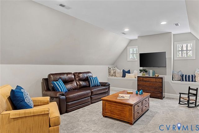 8000 Toms Dr, Mechanicsville, VA 23116