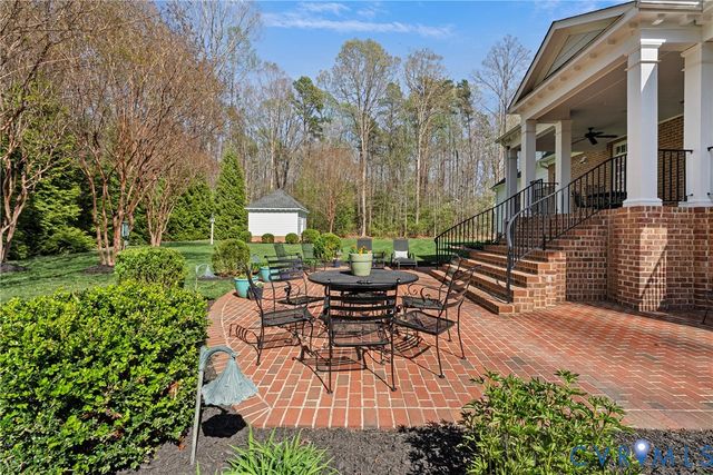 8000 Toms Dr, Mechanicsville, VA 23116