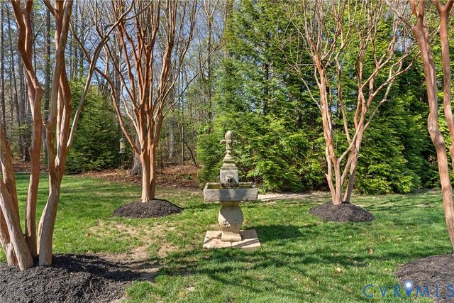 8000 Toms Dr, Mechanicsville, VA 23116