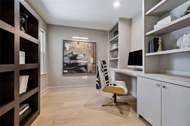 10422 Timberoak Drive, Houston, TX 77043