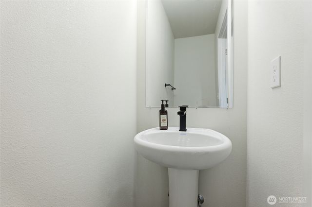 6214 Knoble Road E, Spanaway, WA 98387