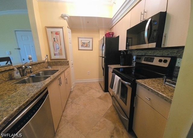 1210 Reserve WAY 204, Naples, FL 34105