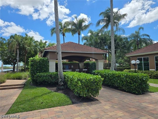 1210 Reserve WAY 204, Naples, FL 34105
