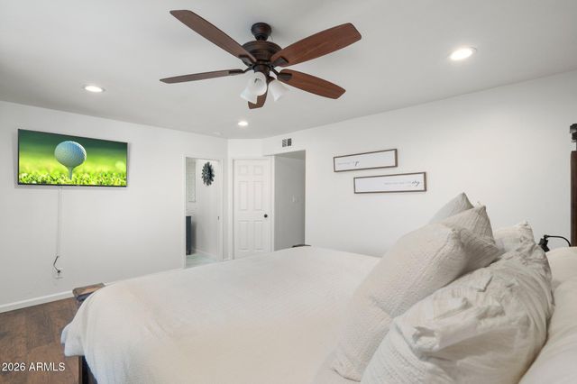 4017 W ANGELA Drive, Glendale, AZ 85308