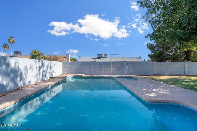 4017 W ANGELA Drive, Glendale, AZ 85308