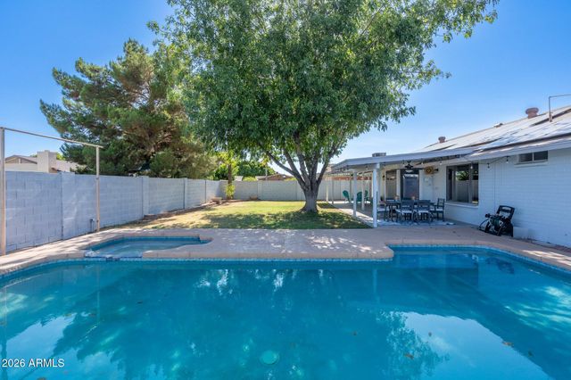 4017 W ANGELA Drive, Glendale, AZ 85308