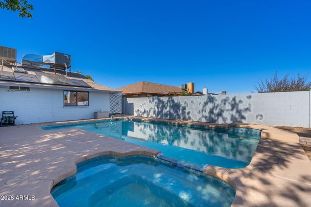 4017 W ANGELA Drive, Glendale, AZ 85308