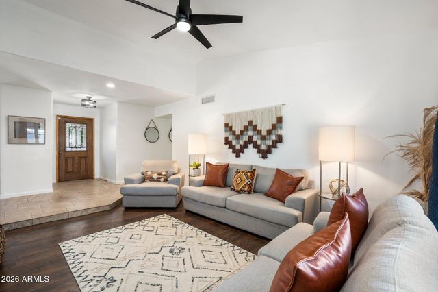 4017 W ANGELA Drive, Glendale, AZ 85308