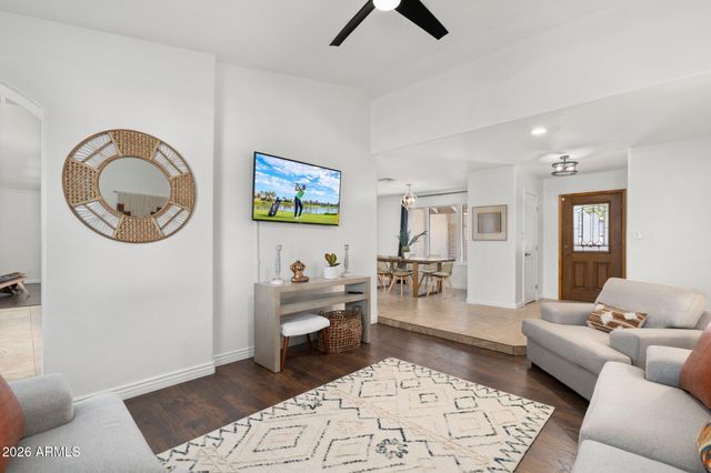 4017 W ANGELA Drive, Glendale, AZ 85308