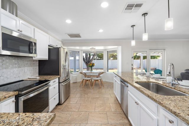 4017 W ANGELA Drive, Glendale, AZ 85308