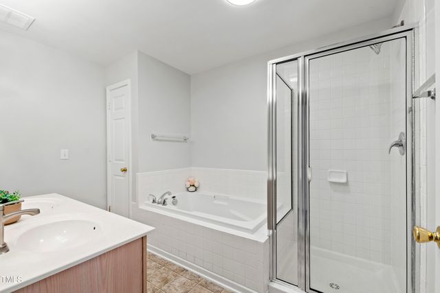 8610 Neuse Landing Lane 103, Raleigh, NC 27616