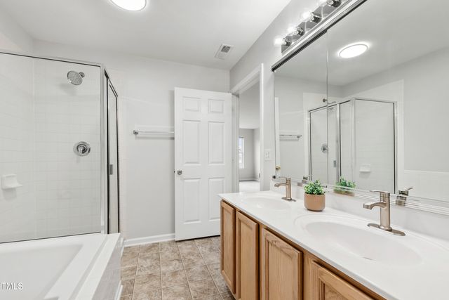 8610 Neuse Landing Lane 103, Raleigh, NC 27616