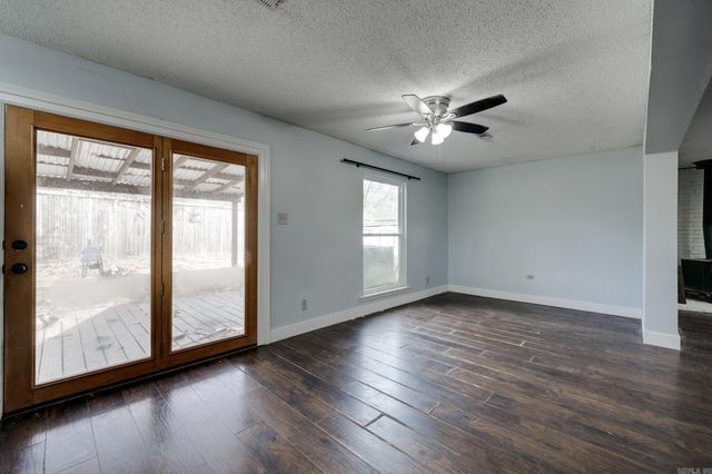 16 Glenbrook Place, Sherwood, AR 72120