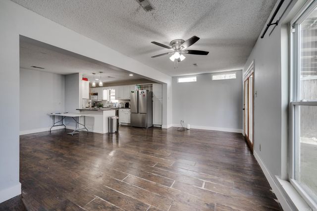 16 Glenbrook Place, Sherwood, AR 72120