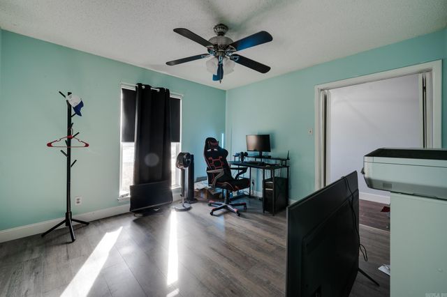 16 Glenbrook Place, Sherwood, AR 72120