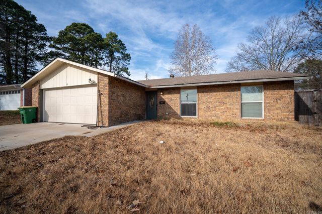 16 Glenbrook Place, Sherwood, AR 72120