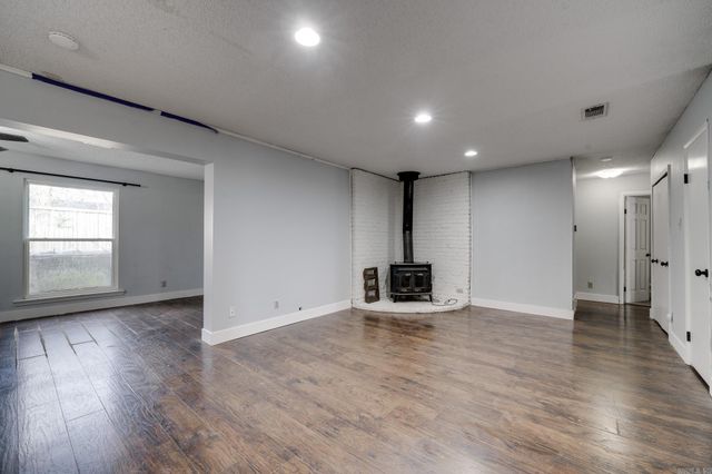 16 Glenbrook Place, Sherwood, AR 72120