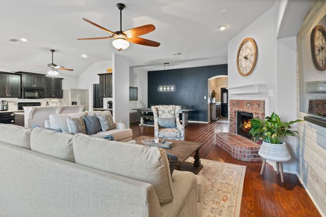 820 Forest Heights Drive, Fort Worth, TX 76036