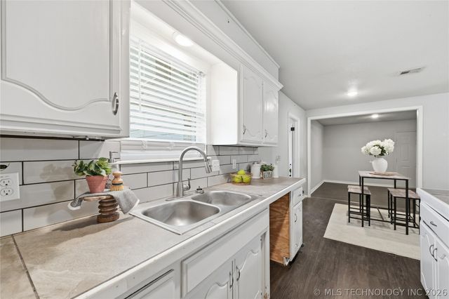 1366 Case, Sulphur, OK 73086