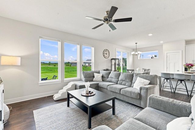 W218N16071 Tiger Lily DRIVE, Jackson, WI 53037