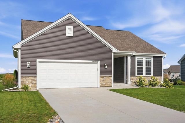 W218N16071 Tiger Lily DRIVE, Jackson, WI 53037