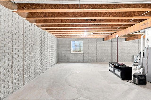 W218N16071 Tiger Lily DRIVE, Jackson, WI 53037