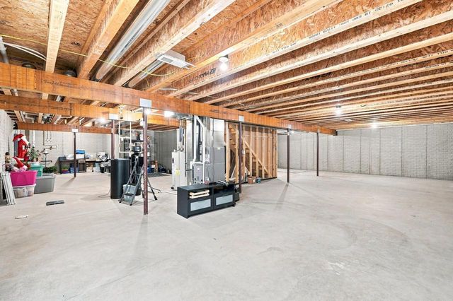 W218N16071 Tiger Lily DRIVE, Jackson, WI 53037