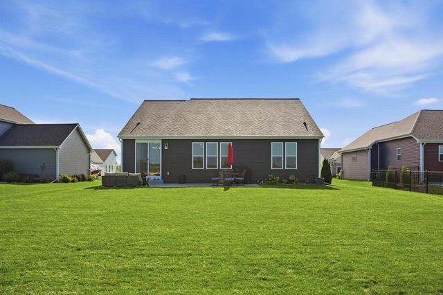 W218N16071 Tiger Lily DRIVE, Jackson, WI 53037