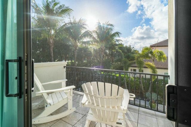 130 Gardenia Isles Drive, Palm Beach Gardens, FL 33418