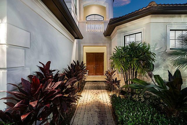 130 Gardenia Isles Drive, Palm Beach Gardens, FL 33418