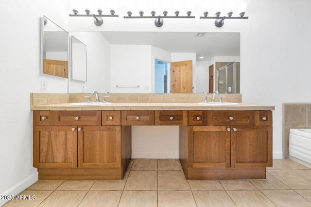 229 W Portland Street, Phoenix, AZ 85003