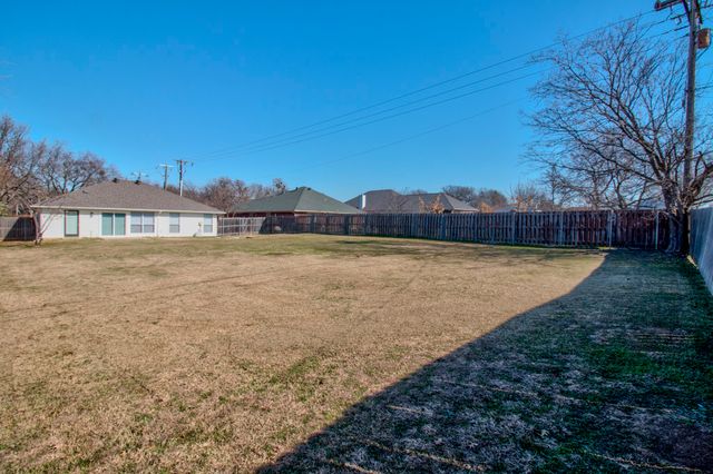 651 Lakeshore Boulevard, Oak Point, TX 75068